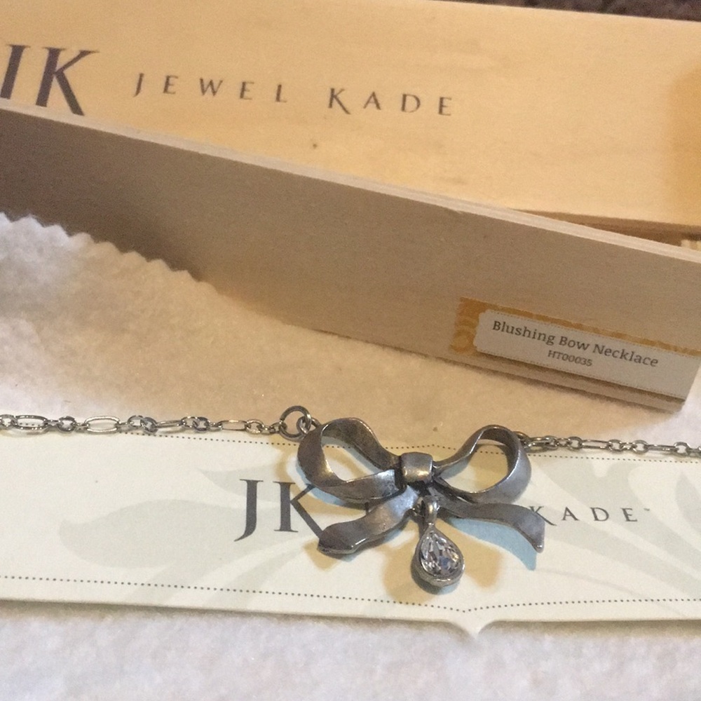 Blushing bow necklace from jewel kade